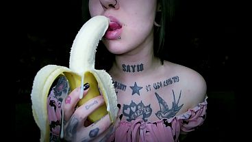 Banana MUKBANG