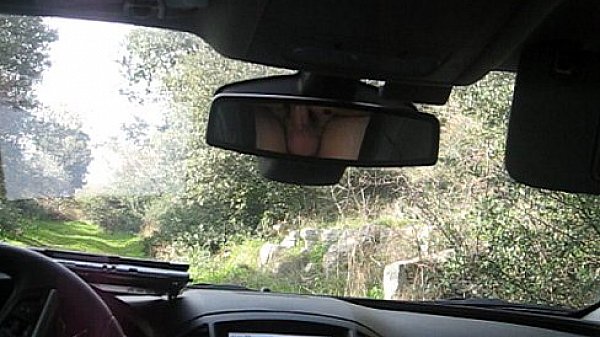 Nonton Sveltina In Macchina Con La Moglie Del Mio Capo thumbnail