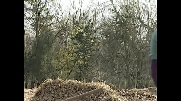 Nonton Hard Anal Sex With Horny Gypsy Girls thumbnail