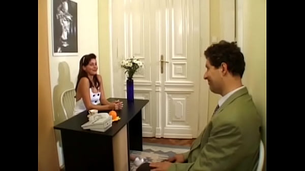 Stephani seduces a guy with a big dick and takes him in the ass 