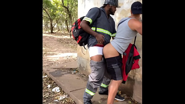 O TRABALHADOR SAIU DO SERVI&Ccedil_O E VEIO DIRETO COMER MEU CU NO PARQUE