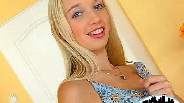 Nonton Beautiful Blonde And A Big Cock To Suck And Fuck thumbnail