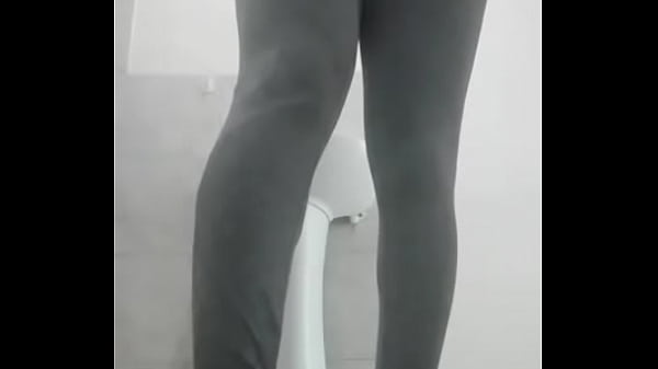 Nonton El El Ba&ntilde;o thumbnail