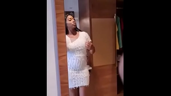 Diana Twerking For Bahati thumbnail