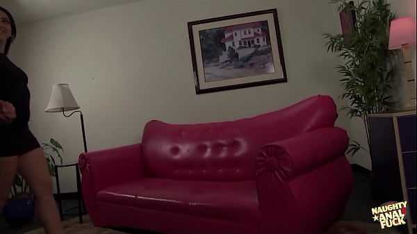 Nonton Round Ass Babe Gets Her Asshole Banged thumbnail