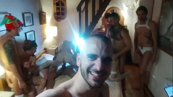 20 Actors In A Porn House For A Weekend thumbnail