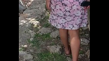 Ense&ntilde_ando mis nalguitas en un parque