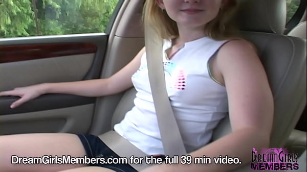 Nonton Cute Blonde Gets Naked On A Local Golf Course thumbnail