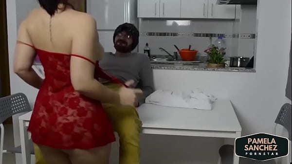 Follada Sobre La Mesa thumbnail