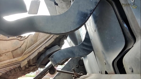 Day dreaming at work about how i would love to get my big tradie paws out for some air and show off my wrinkled feet to my colleagues 