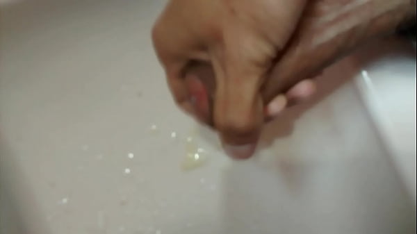 punheta no banheiro