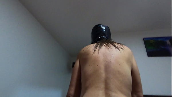 Madura prepago venezolana se folla a un estudiante de primer a&ntilde;o de 18 a&ntilde;os 