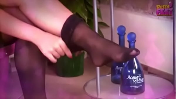 Nonton Petra Wants You To Look At Her While She Puts On Different Kind Of Pantyhose...check Her Out! thumbnail