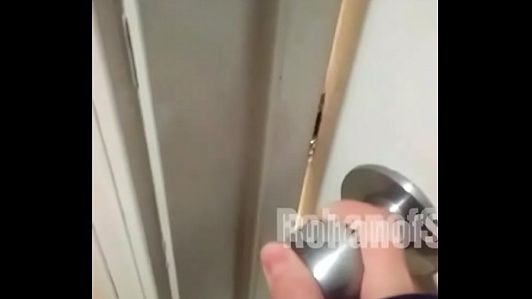 Nonton Masturbating In Bath Tub thumbnail