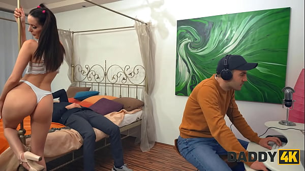 Nonton Daddy4k. You Chose Games, I Chose Hard Sex thumbnail