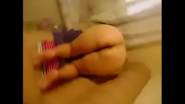 Dançando e se exibindo