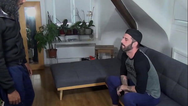 Romeo Davis Fucked By A Bronx Gangsta thumbnail