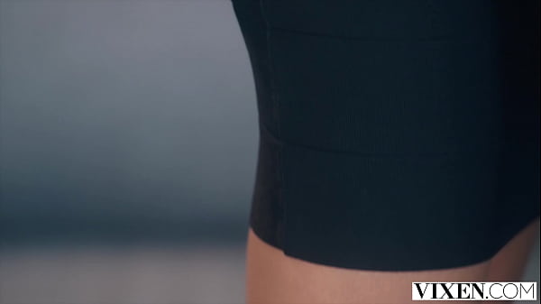 Vixen Sassy Babe Seduces Boss thumbnail