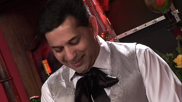 Nonton Linsey And Puma Take Time Out Of Their Busy Schedule To Lick Some Pussy, Play With Toys... thumbnail