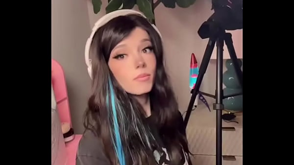 Nonton I Eaasily Can Stare At Her All Day And Be Content.. ?#fashion #prada thumbnail