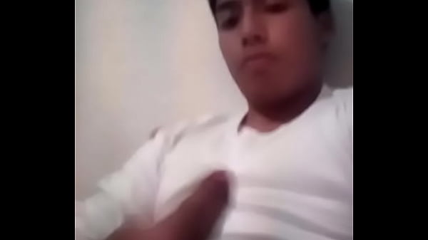 Caliente y se me ocurri&oacute_ jalar me la verga un rato