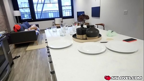 Nonton Hottie Babe Elizabeth Jolie Fucking A Large Massive Dick thumbnail