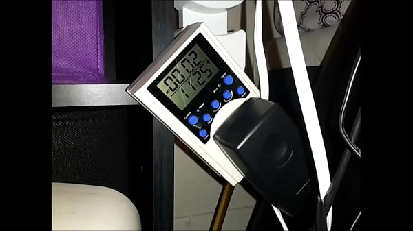 Nonton Bubbles And Screams thumbnail