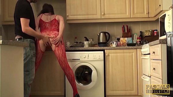 Nonton Uk Slut Destroyed By Maledom And Filled With Cum thumbnail