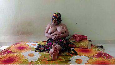 Nonton Chachi Accidently Sent Nude Pics thumbnail