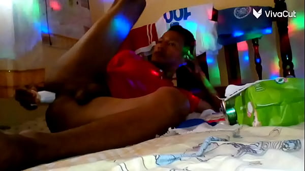 Flaco Cachondo Transmite Y Se Pajea Con Cada Comentario O Reacci&oacute;n Y Le Encanta Estar De Puto Cogiendose thumbnail