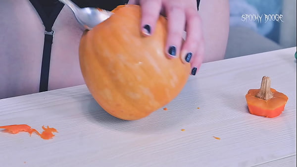 Trick Or Treat? Erotic Pumpkin Carving With A Sexy Ghostface thumbnail