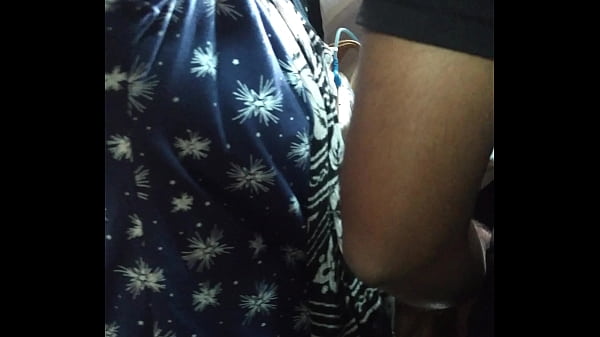 Nonton Aunty Grouped In Train thumbnail