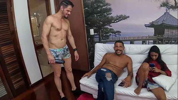 Nonton Carioca Chega Se Se Prepara Para Aprontar Na Mans&atilde;o Do Ted thumbnail