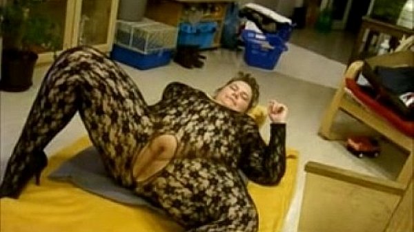 Nonton Bbw Wife With Tasty Shaved Pussy thumbnail