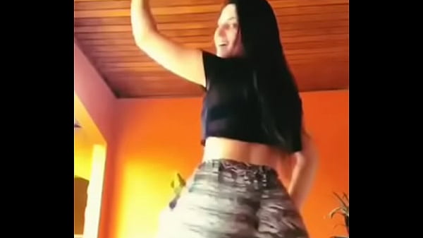 Nonton Leticia Azevedo Rabuda Dan&ccedil;ando thumbnail