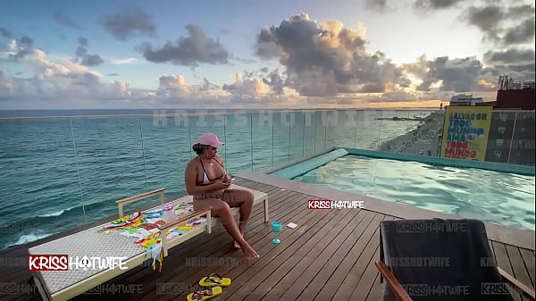 Nonton Dan&ccedil;ando De Micro Biquini Na Piscina Do Hotel thumbnail