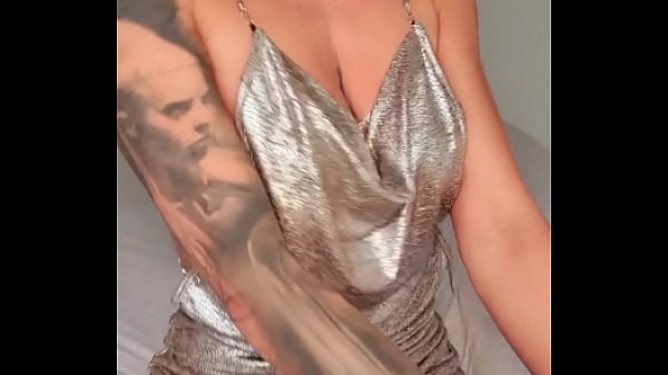 Samedi Soir Shake Shake Shake Your Boobies Demande Moi Un Contenu Priv&eacute; ... thumbnail