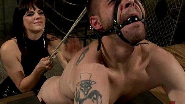 Nonton Bobbi Gives Pain thumbnail