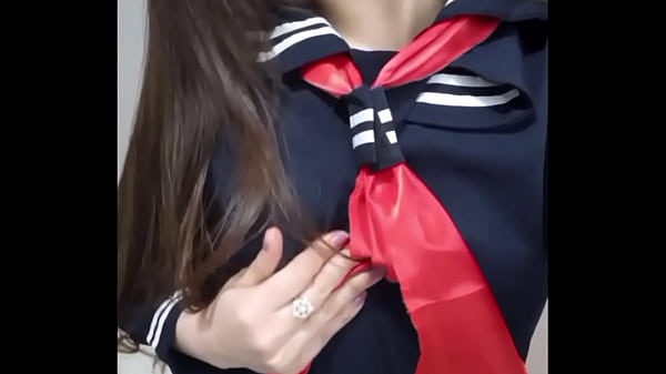 Linda Chica Muestra Y Toca Sus Tetas thumbnail