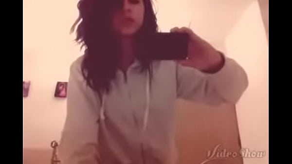 Nonton Aura Coleccio╠&uuml;nfb thumbnail