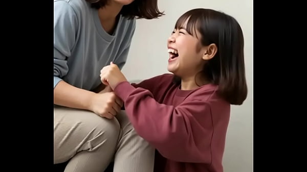 Nonton みんなでくすぐりっこの連鎖 thumbnail