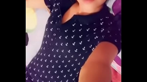 Nonton Petite thumbnail