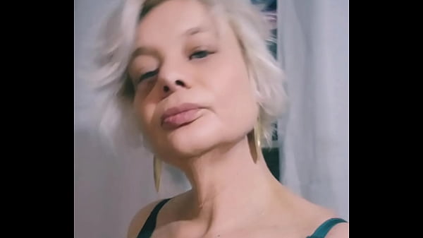 Nonton Tu Aimes Les Femmes Mature ? Bah Suis La thumbnail