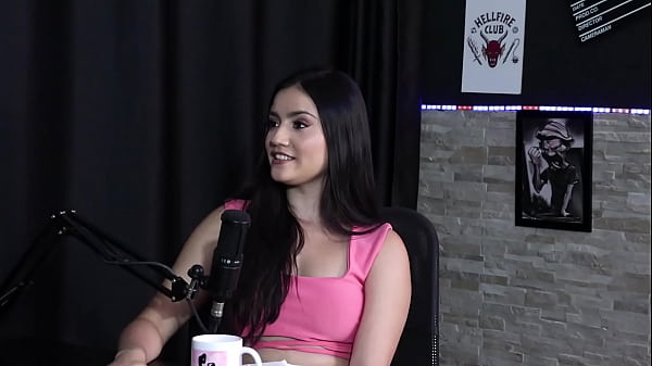 Nonton Um Gang Bang Perfeito Para Ela Seriam 6 Homens, Falou Dos Seus Fetiches, E Quando Ficou Uma Mulher... - Karen Gon&ccedil;alves (sheer/red) thumbnail