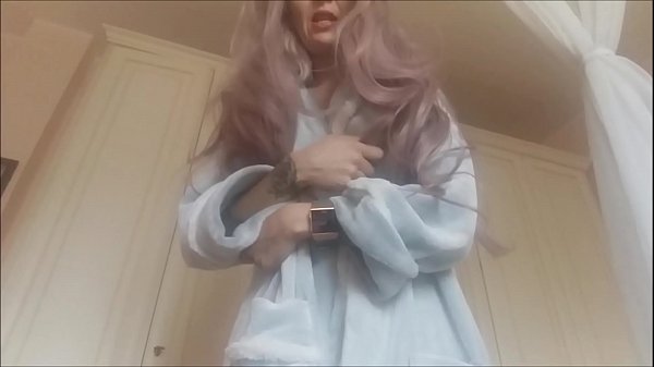 A Mum For A Friend ... She Knows That Her Step Son Loves The Stenches That Come Out Strong From The Magnificent Ass Of Mommy thumbnail