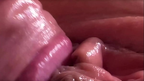 Ебля экстремально крупным планом. Макро кремпай thumbnail