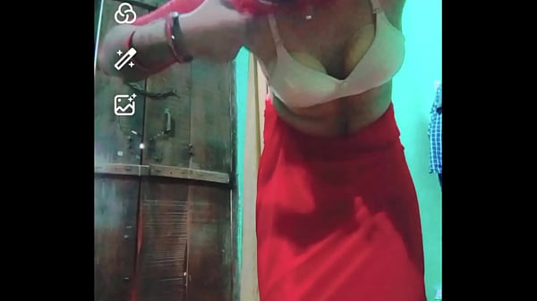 Crossdresser Gay Showing Bra And Ass thumbnail