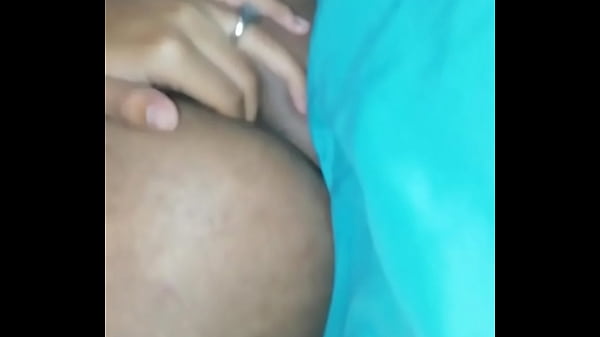 Me encantar&iacute;a tener un hombre mayor a mi lado para que me ayude con mi calentura 