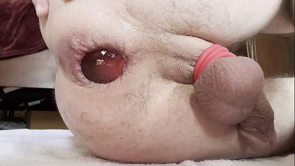Shoving Huge Glass Balls In Gapping Ass thumbnail