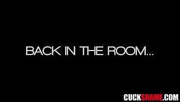 Wife Invites Muscle Guy To Her Room & Films It For Cuckold Hubbby thumbnail